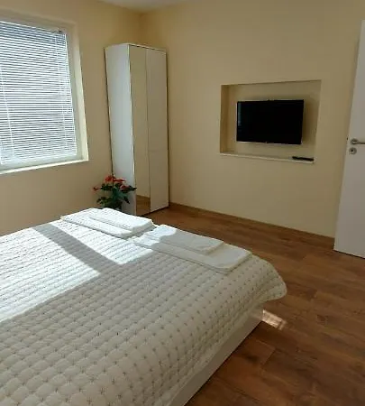 релакс 2 * 希萨里亚